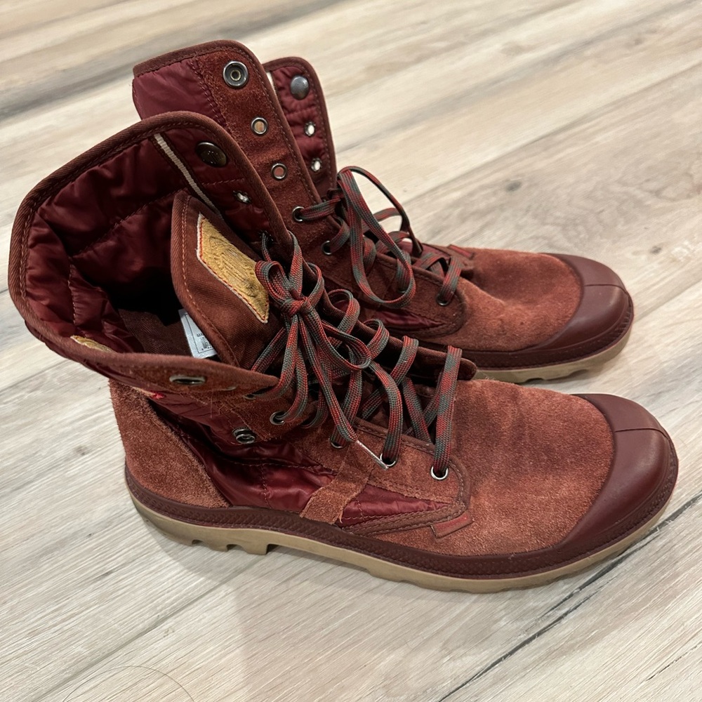 Palladium Explorer Maroon Suede